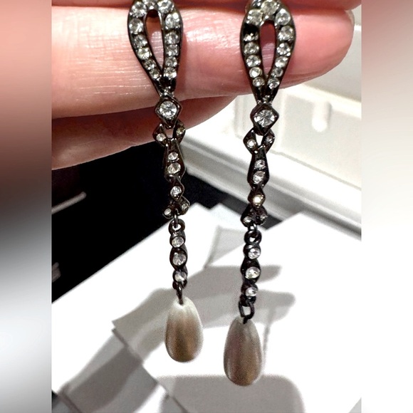 ✨ Stunning Swarovski Vintage Pave Crystal and Faux Pearl Drop Earrings - Picture 2 of 16